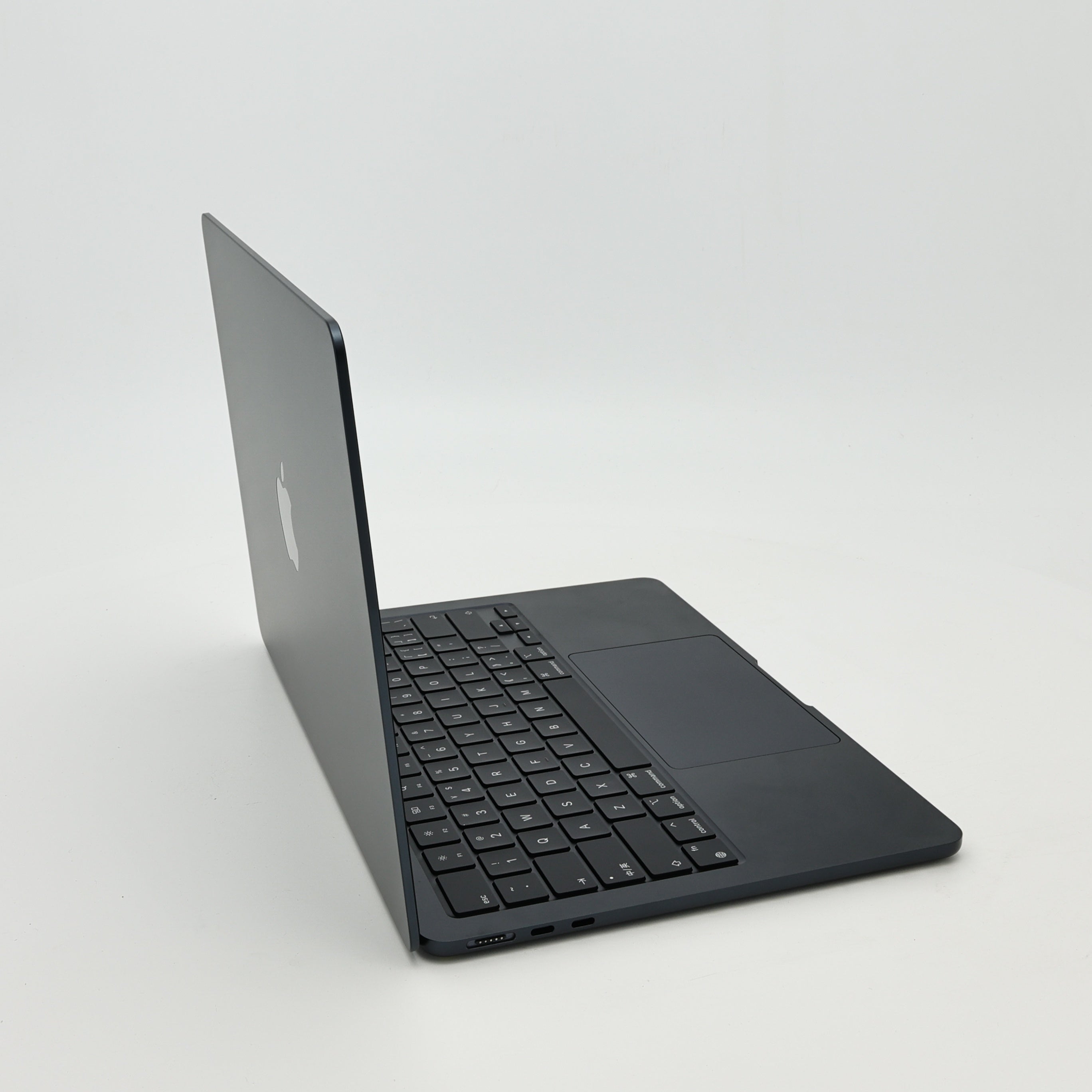 95新 Apple MacBook Air 22年 13寸 M2（8+8核） 8G RAM 256G SSD 午夜色