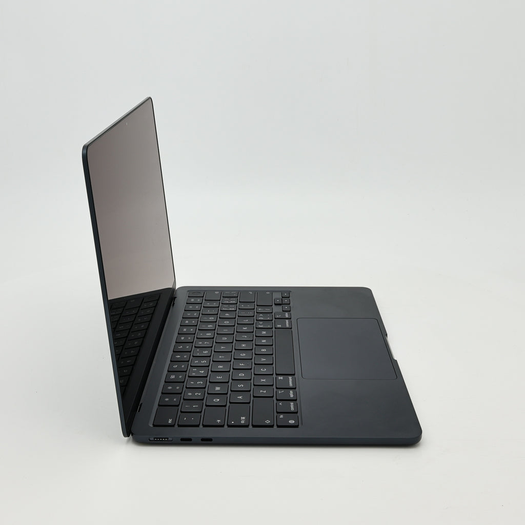 95新 Apple MacBook Air 22年 13寸 M2（8+8核） 8G RAM 256G SSD 午夜色