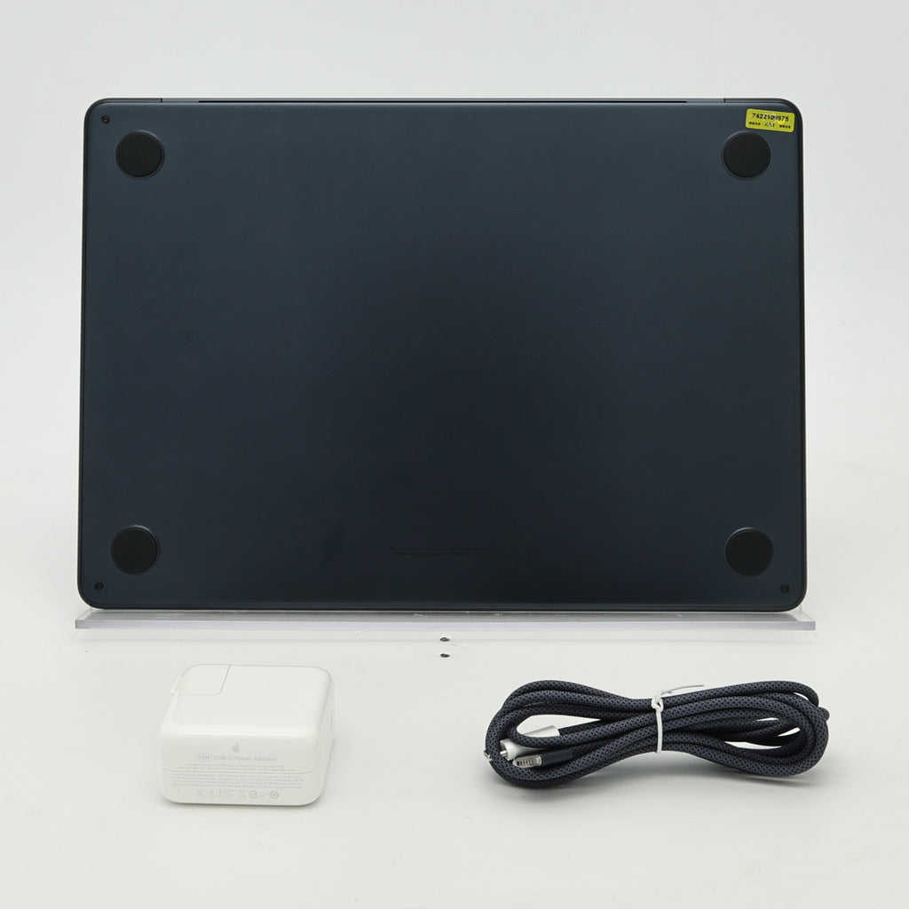 95新 Apple MacBook Air 22年 13寸 M2（8+8核） 8G RAM 256G SSD 午夜色