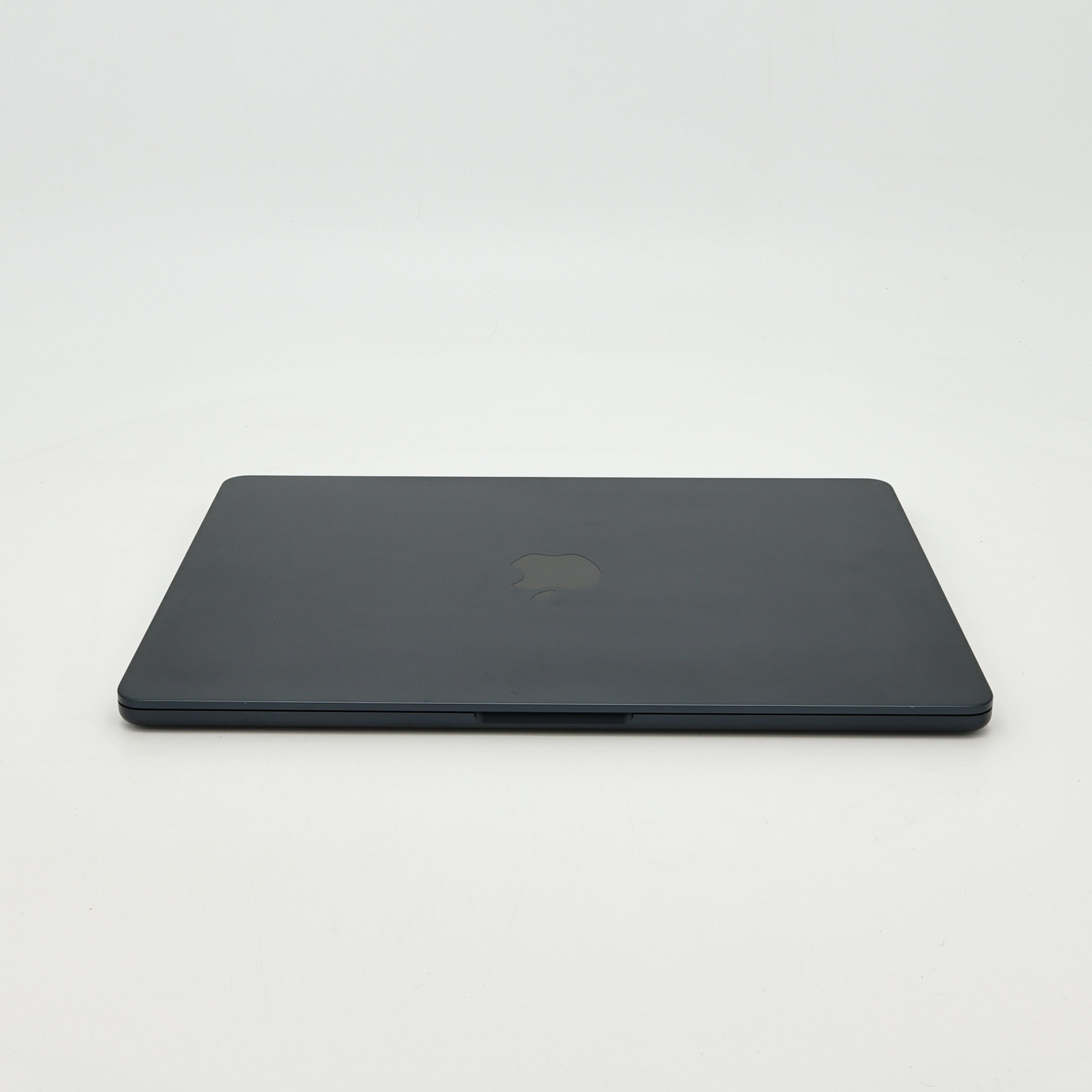 95新 Apple MacBook Air 22年 13寸 M2（8+8核） 8G RAM 256G SSD 午夜色