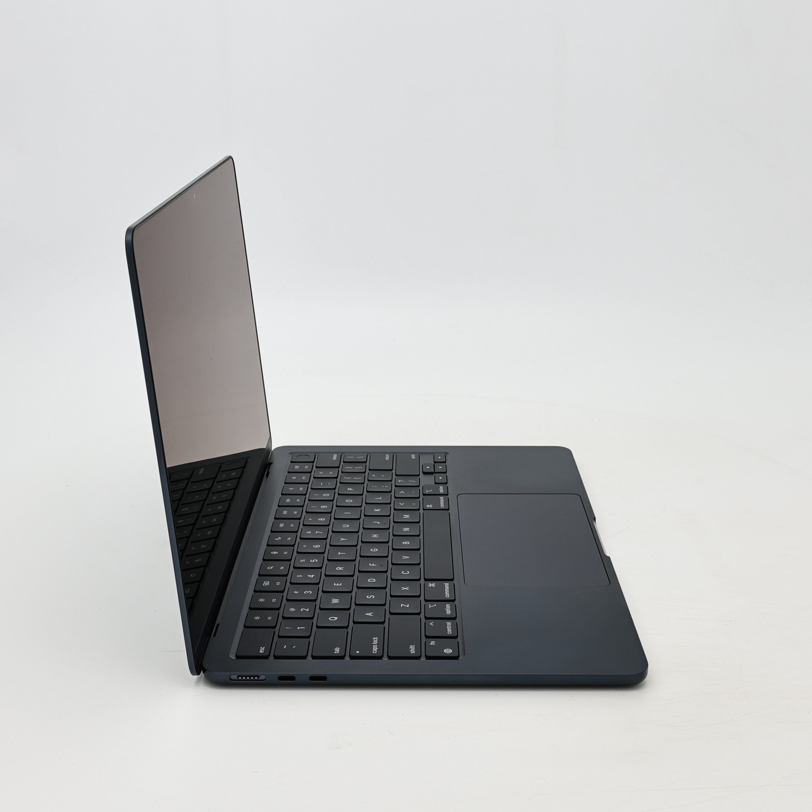 95新 Apple MacBook Air 22年 13寸 M2（8+8核） 8G RAM 256G SSD 午夜色