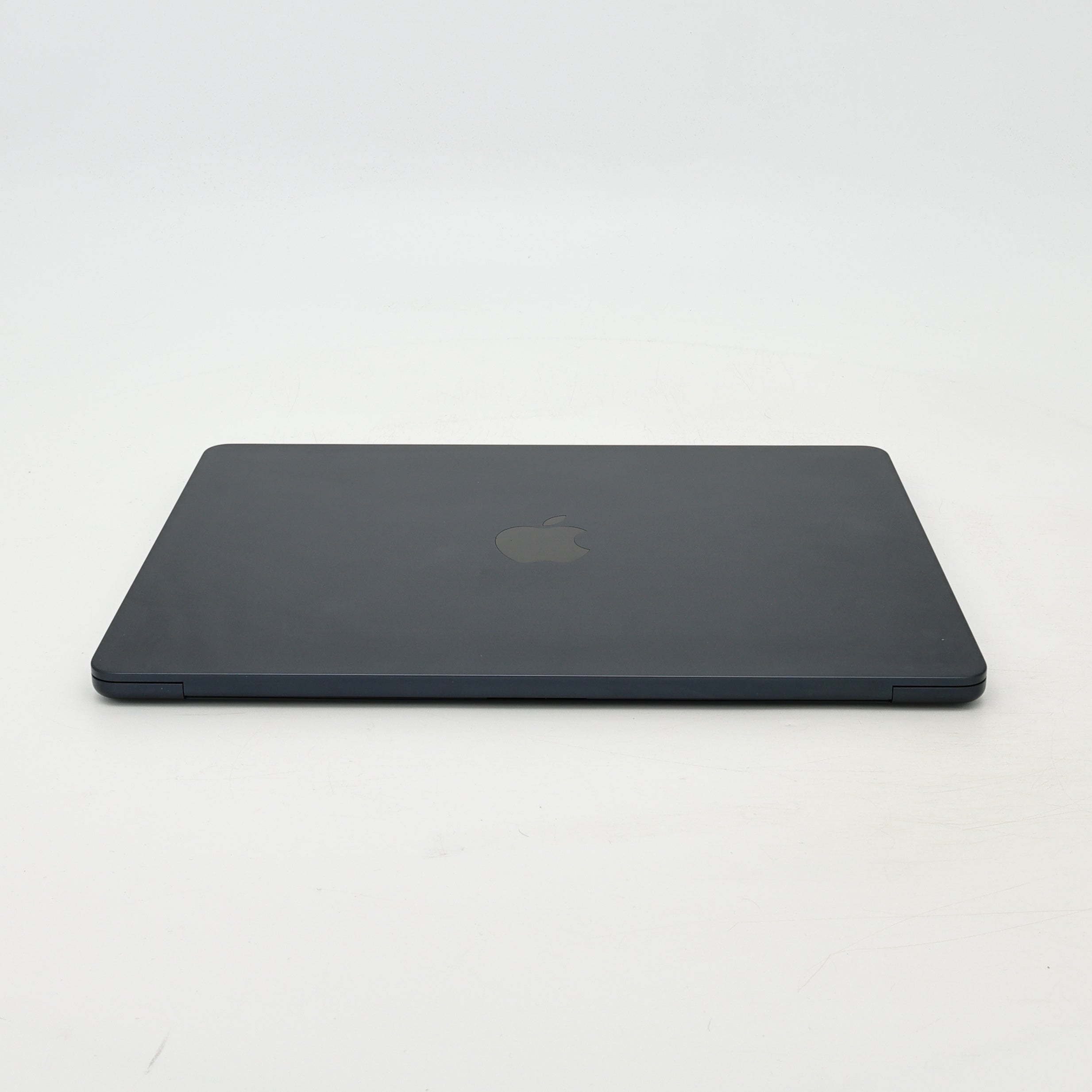 95新 Apple MacBook Air 22年 13寸 M2（8+8核） 8G RAM 256G SSD 午夜色