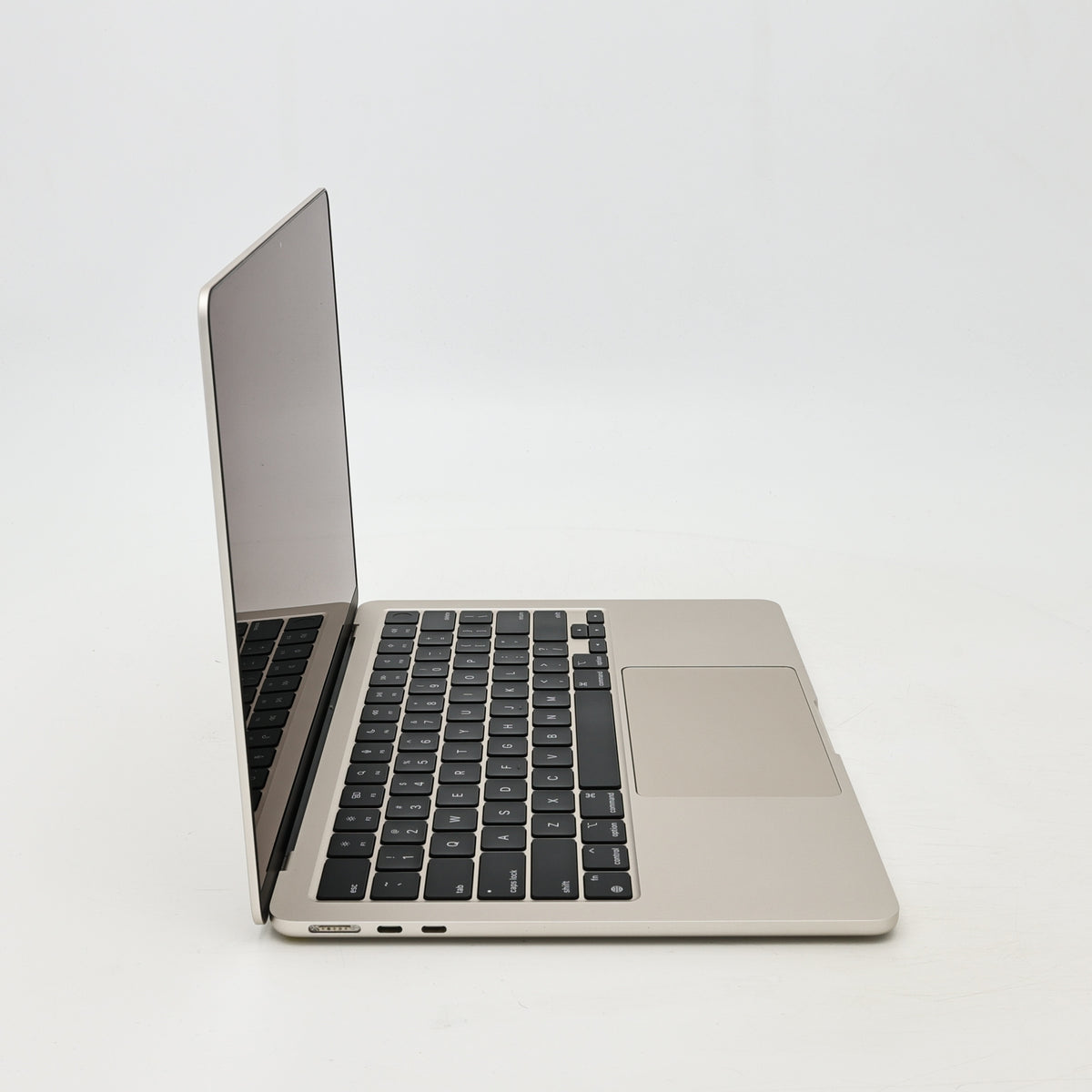 95新 Apple MacBook Air 22年 13寸 M2（8+10核） 8G RAM 512G SSD 星光色