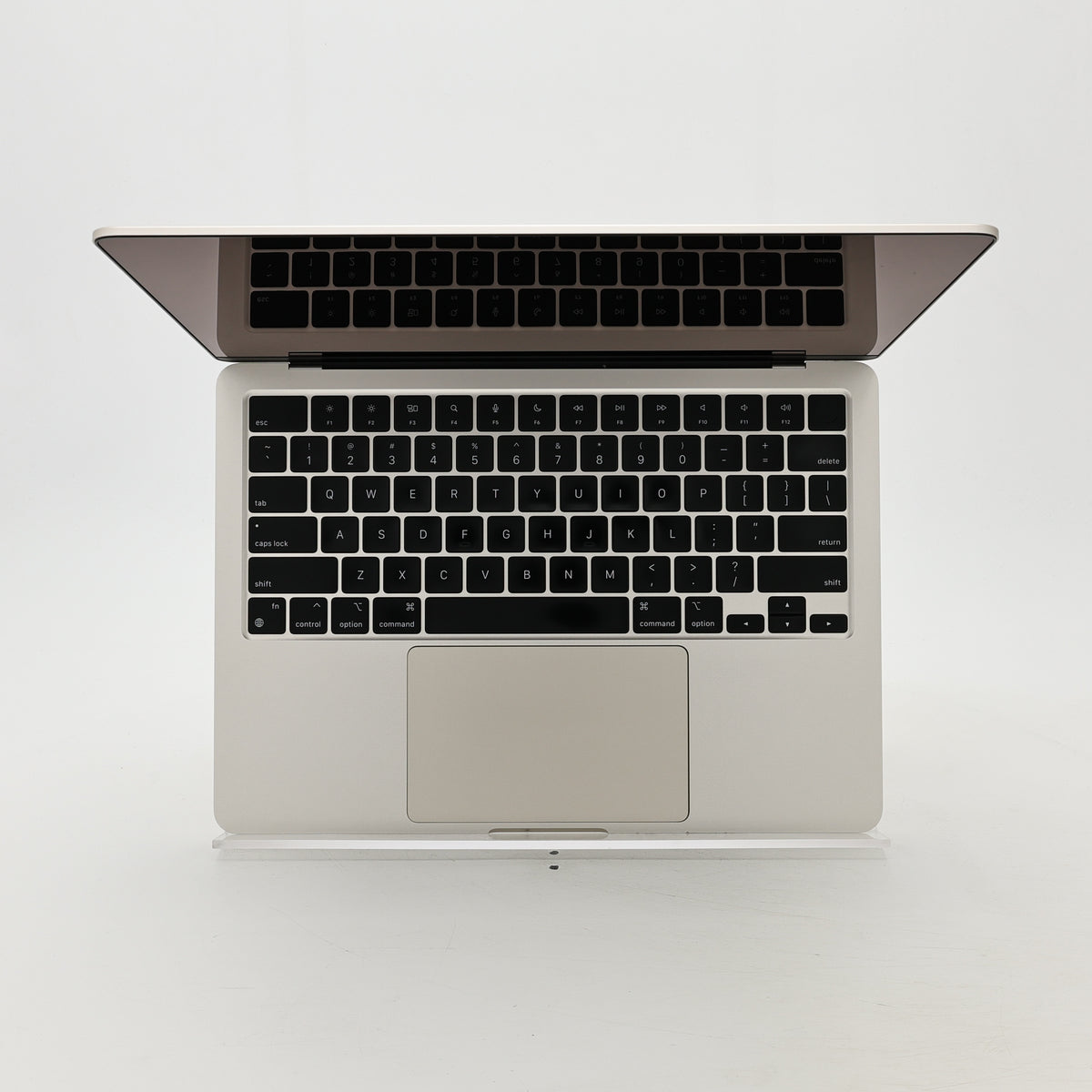 95新 Apple MacBook Air 22年 13寸 M2（8+10核） 8G RAM 512G SSD 星光色