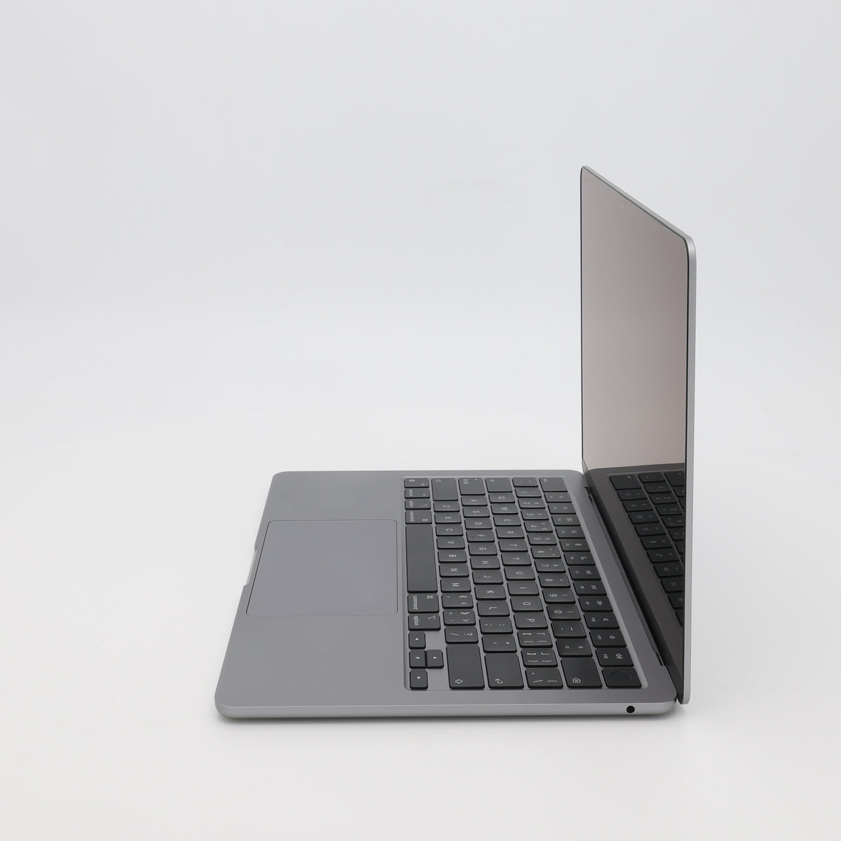 95新 Apple MacBook Air 22年 13寸 M2（8+8核） 8G RAM 256G SSD 深空灰色