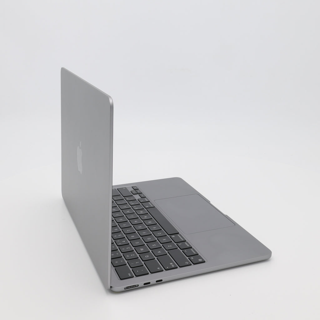 95新 Apple MacBook Air 22年 13寸 M2（8+8核） 8G RAM 256G SSD 深空灰色