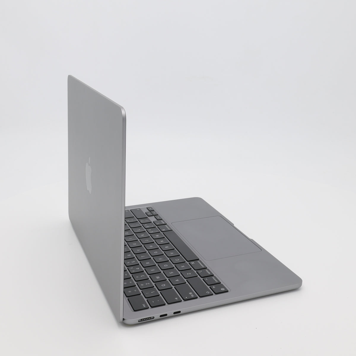 95新 Apple MacBook Air 22年 13寸 M2（8+8核） 8G RAM 256G SSD 深空灰色