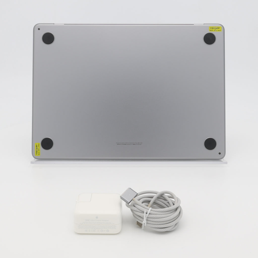 95新 Apple MacBook Air 22年 13寸 M2（8+8核） 8G RAM 256G SSD 深空灰色