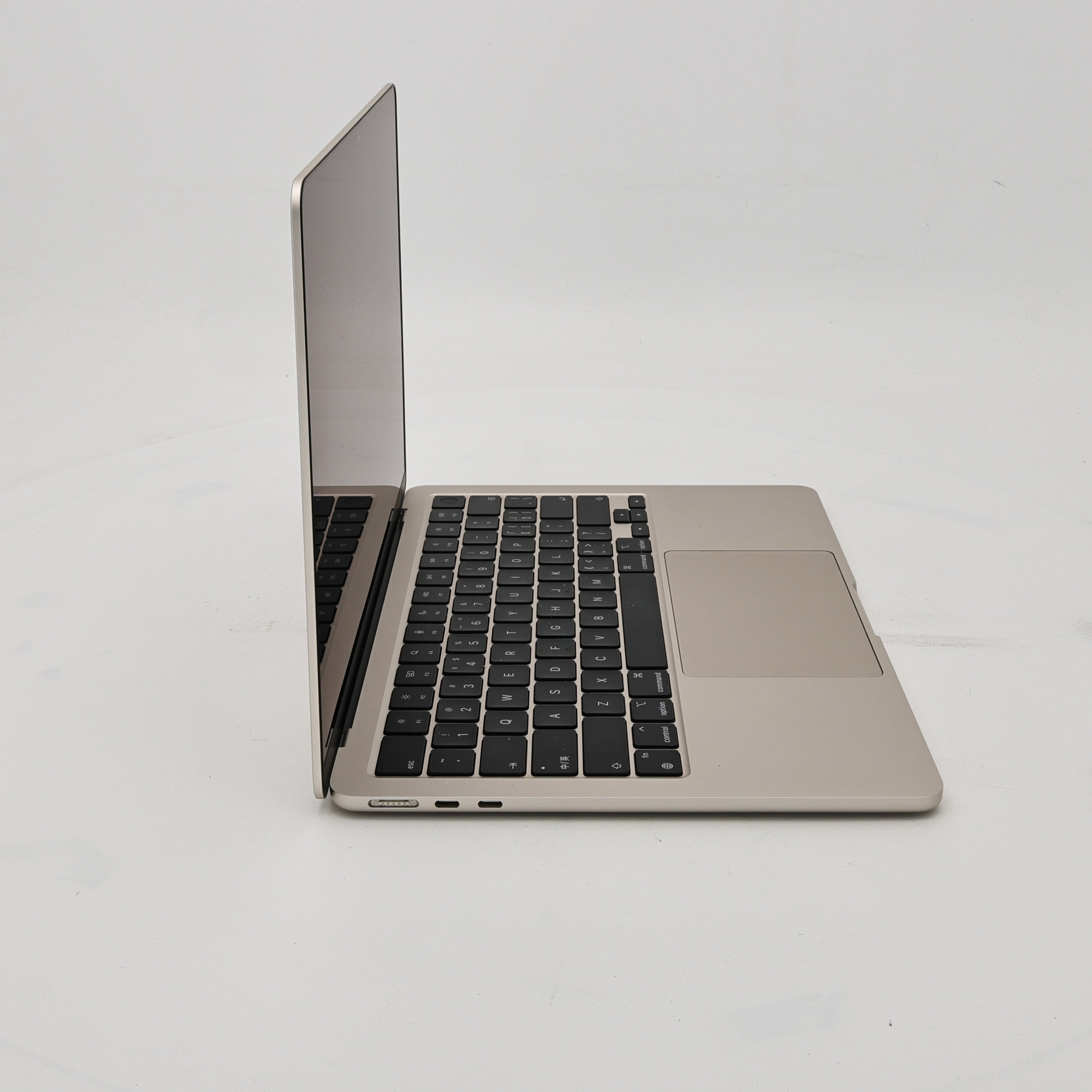 95新 Apple MacBook Air 22年 13寸 M2（8+8核） 8G RAM 256G SSD 星光色