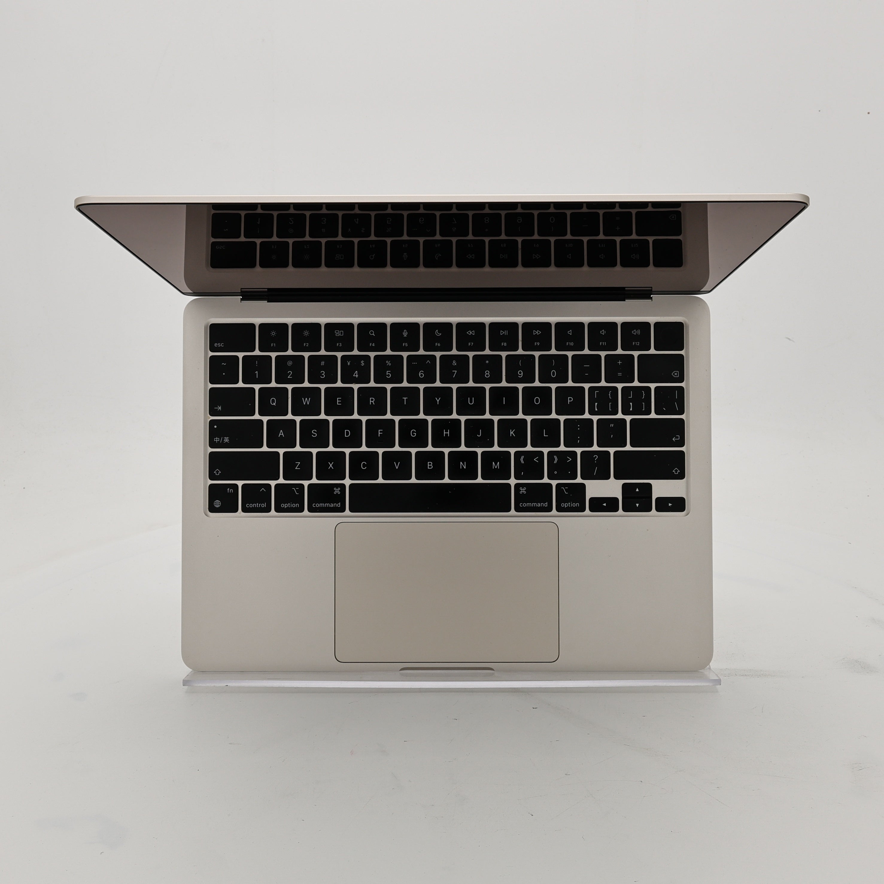 95新 Apple MacBook Air 22年 13寸 M2（8+8核） 8G RAM 256G SSD 星光色