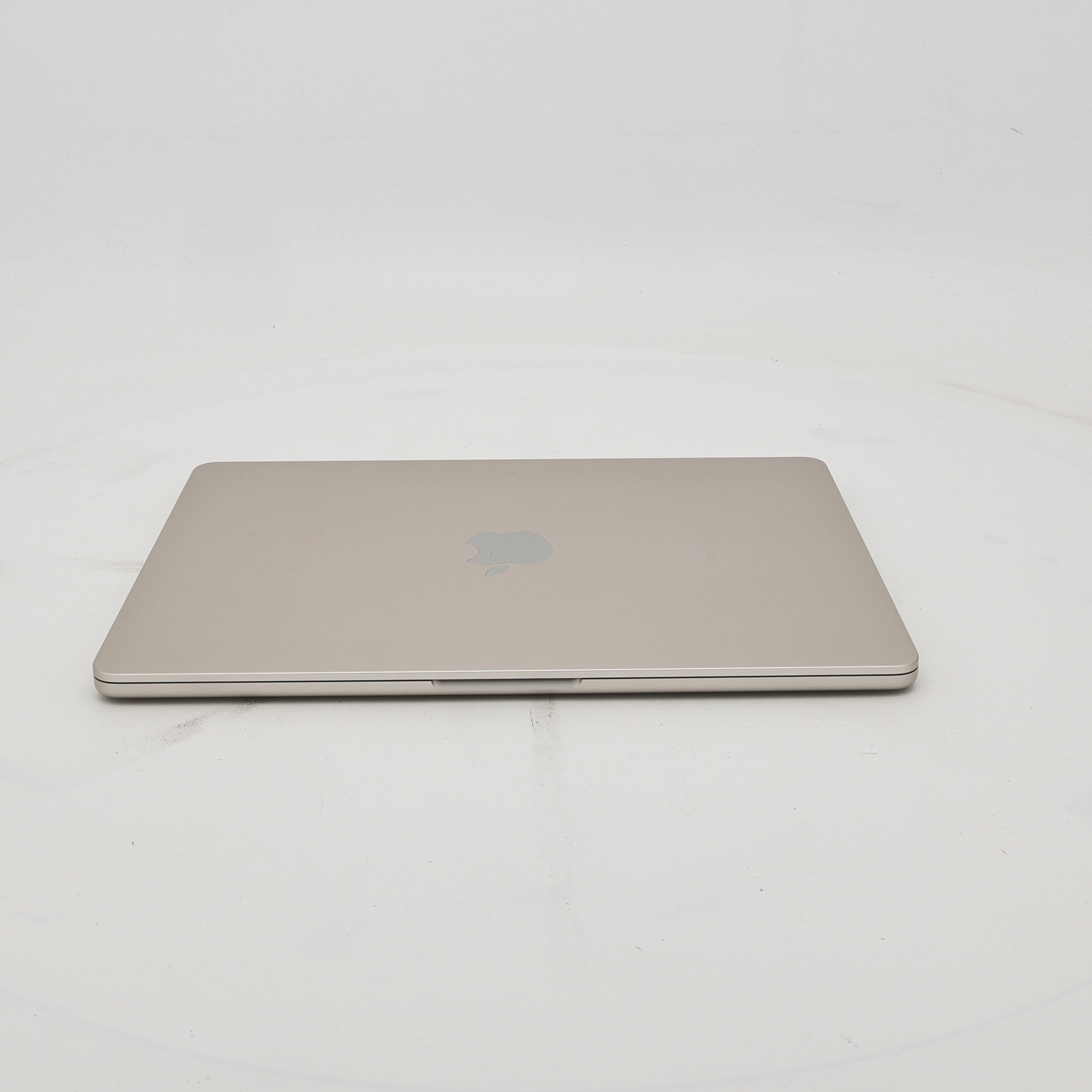 95新 Apple MacBook Air 22年 13寸 M2（8+8核） 8G RAM 256G SSD 星光色