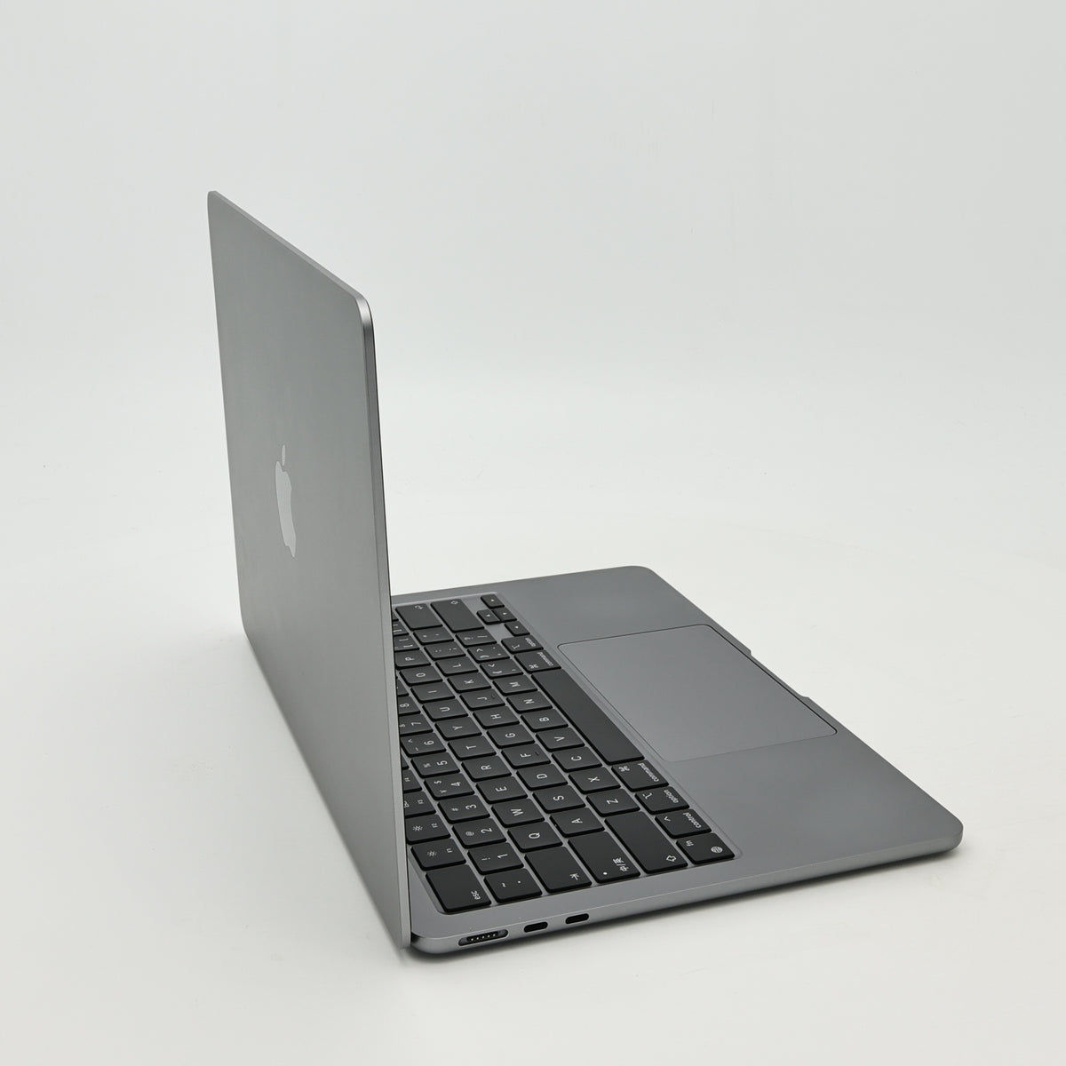 95新 Apple MacBook Air 22年 13寸 M2（8+10核） 8G RAM 512G SSD 深空灰色