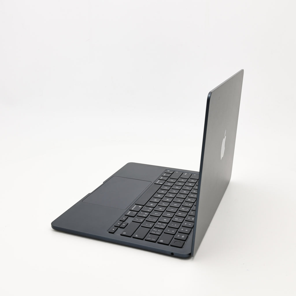 95新 Apple MacBook Air 22年 13寸 M2（8+8核） 8G RAM 256G SSD 午夜色