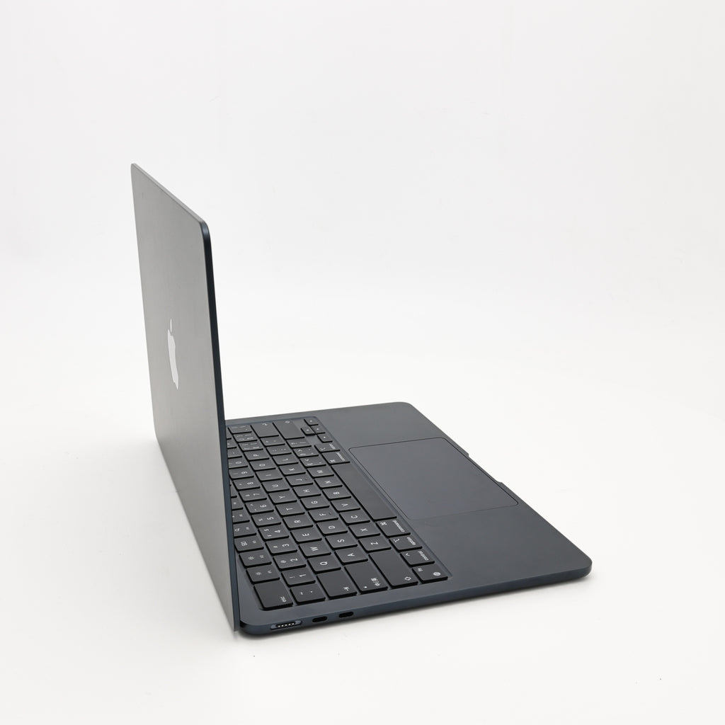 95新 Apple MacBook Air 22年 13寸 M2（8+8核） 8G RAM 256G SSD 午夜色