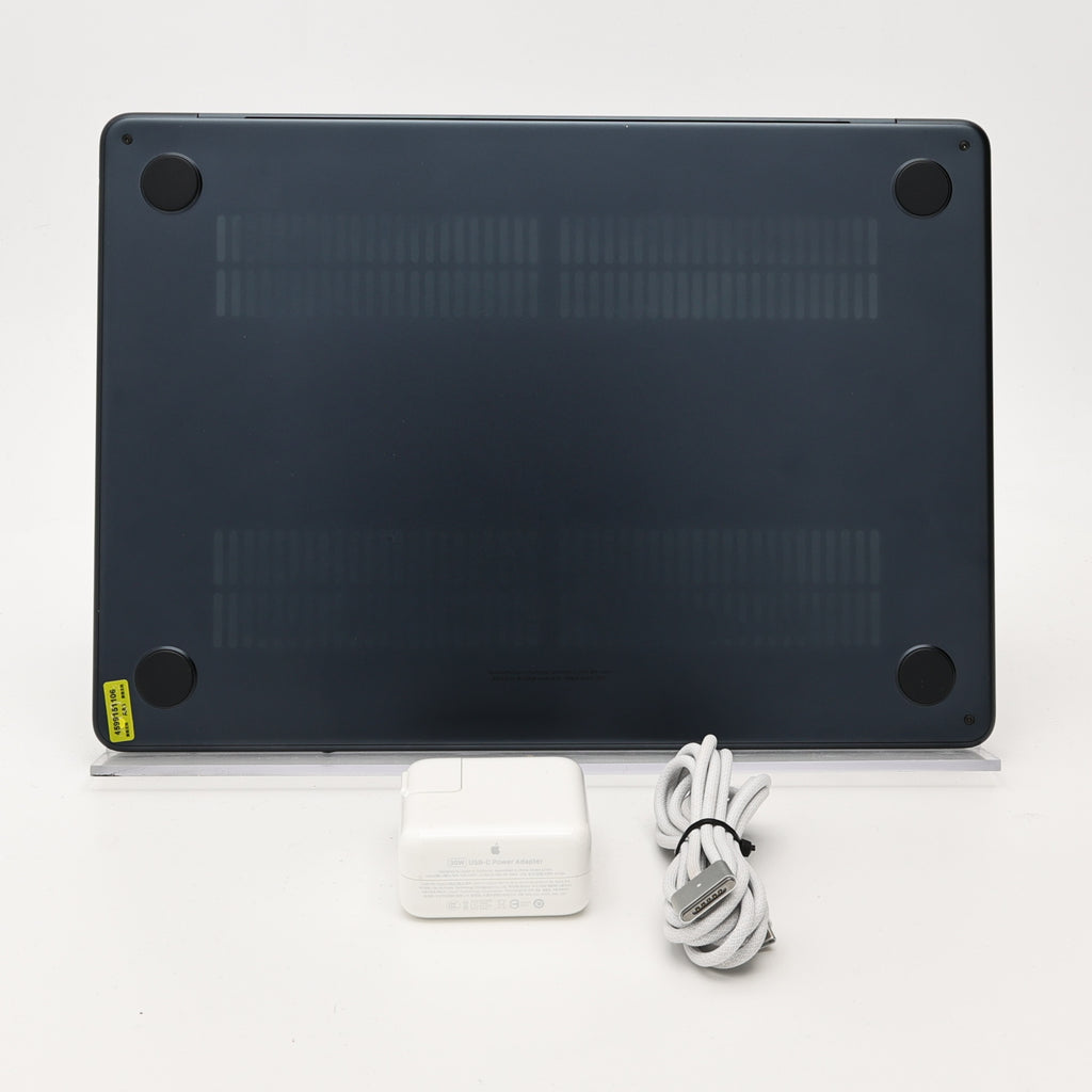 95新 Apple MacBook Air 22年 13寸 M2（8+8核） 8G RAM 256G SSD 午夜色