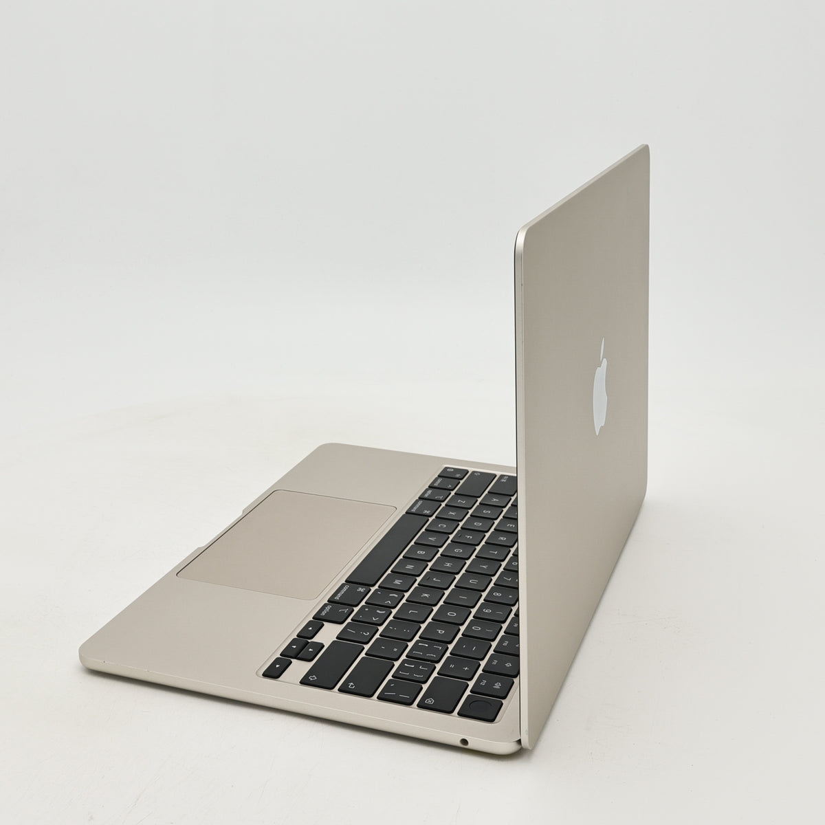 95新 Apple MacBook Air 22年 13寸 M2（8+8核） 8G RAM 256G SSD 星光色