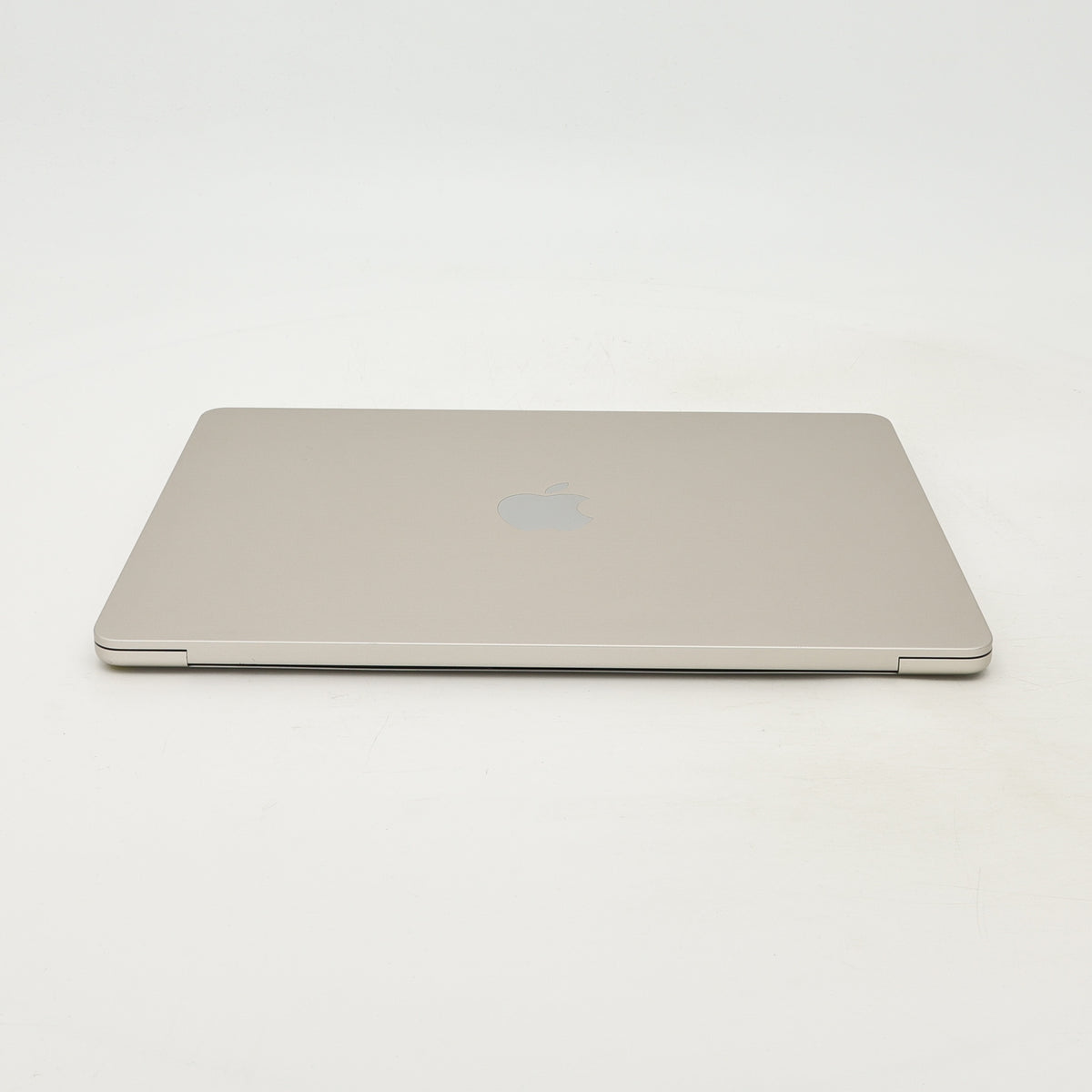 95新 Apple MacBook Air 22年 13寸 M2（8+8核） 8G RAM 256G SSD 星光色