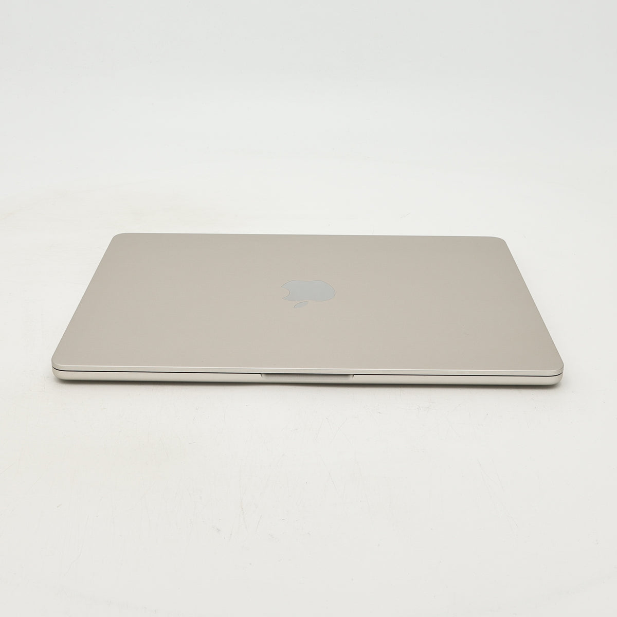 95新 Apple MacBook Air 22年 13寸 M2（8+8核） 8G RAM 256G SSD 星光色