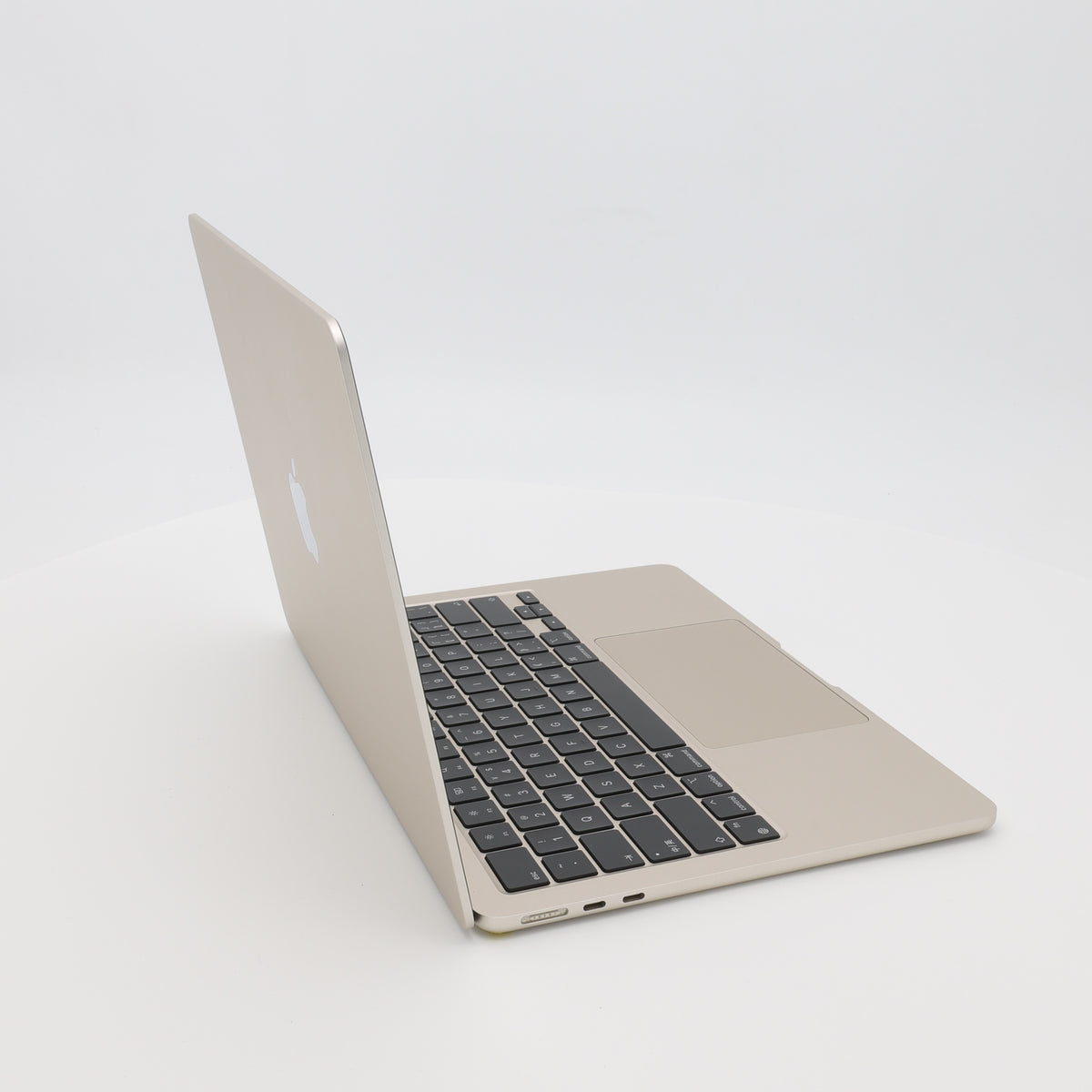 95新 Apple MacBook Air 22年 13寸 M2（8+10核） 8G RAM 512G SSD 星光色