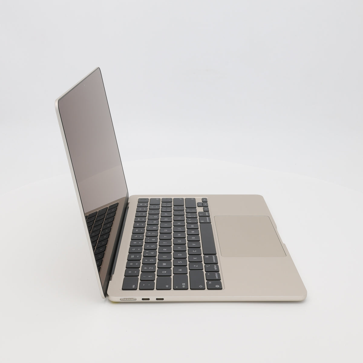 95新 Apple MacBook Air 22年 13寸 M2（8+10核） 8G RAM 512G SSD 星光色
