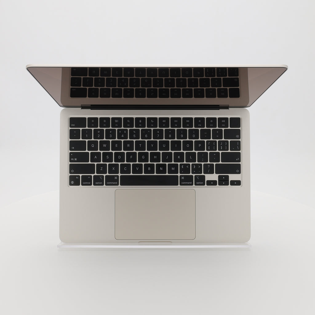 95新 Apple MacBook Air 22年 13寸 M2（8+10核） 8G RAM 512G SSD 星光色