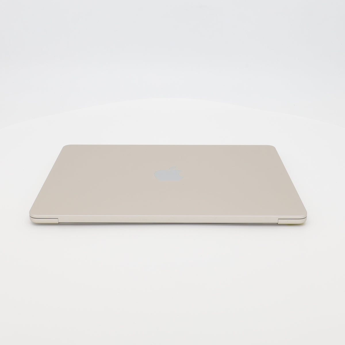 95新 Apple MacBook Air 22年 13寸 M2（8+10核） 8G RAM 512G SSD 星光色