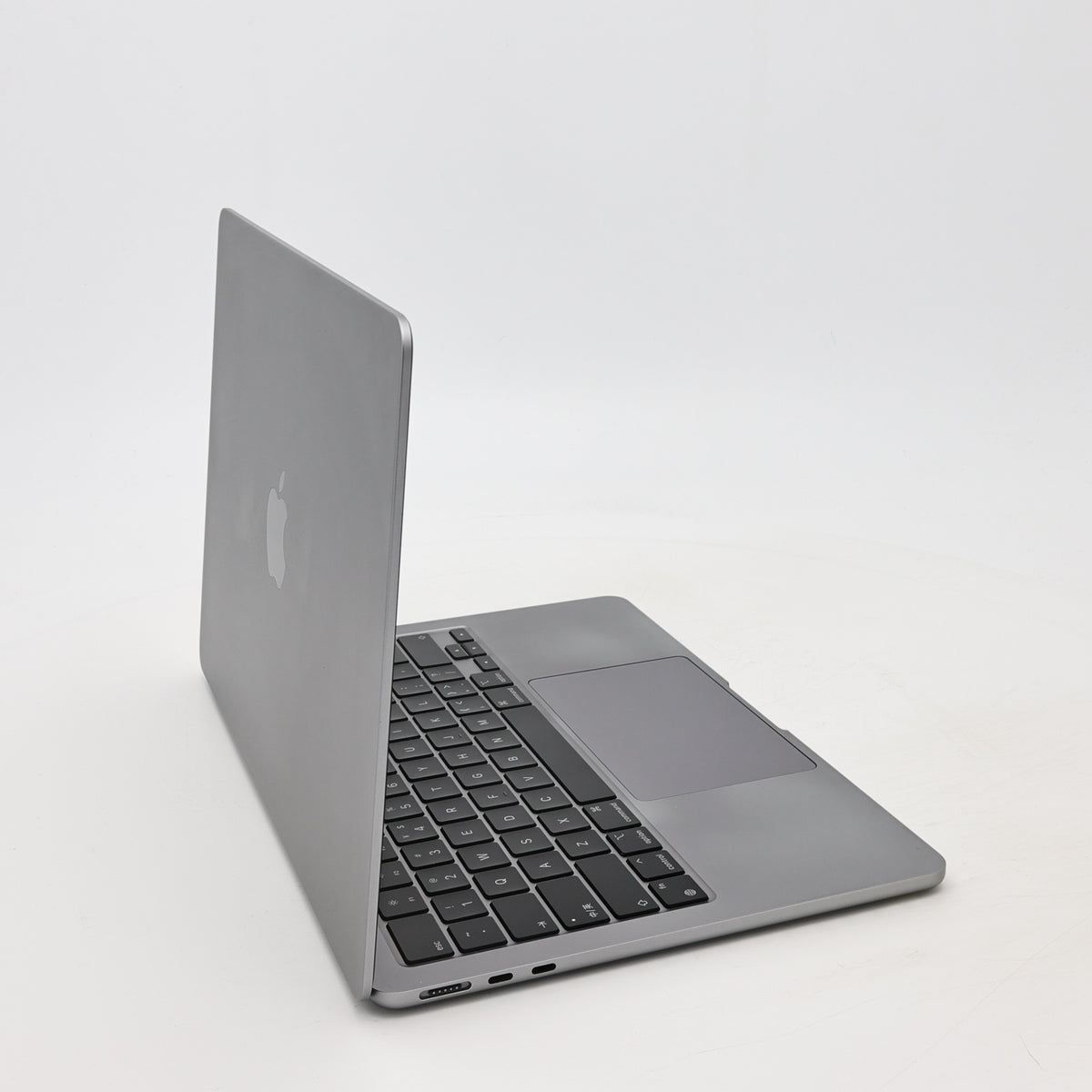 95新 Apple MacBook Air 22年 13寸 M2（8+8核） 8G RAM 256G SSD 深空灰色