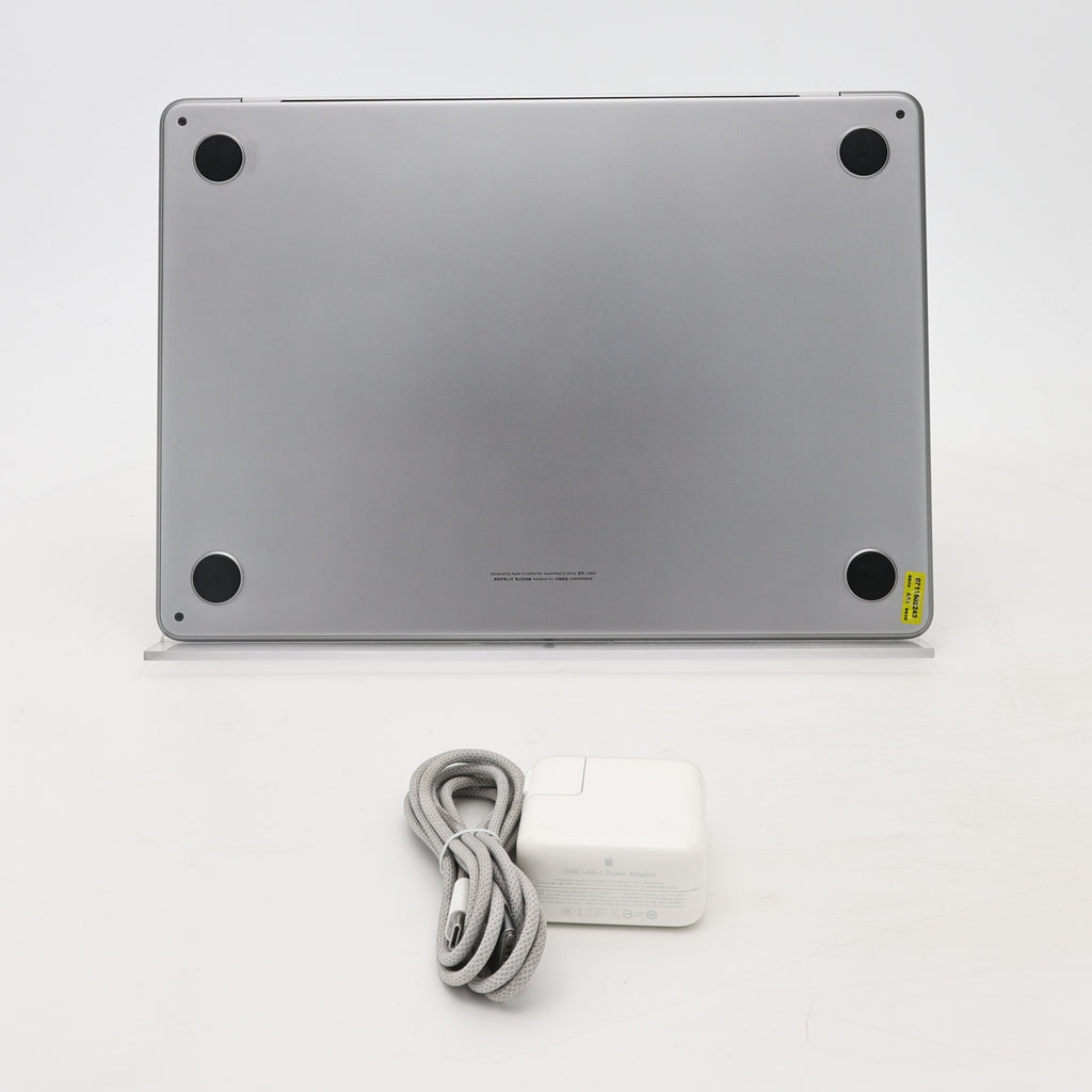 95新 Apple MacBook Air 22年 13寸 M2（8+8核） 8G RAM 256G SSD 深空灰色