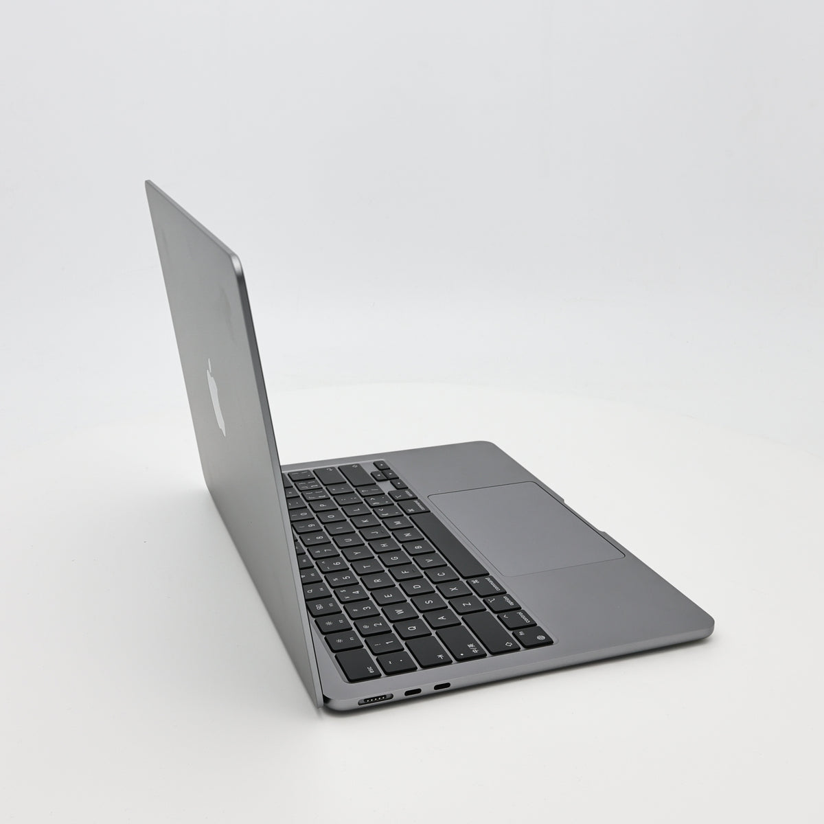 99新 Apple MacBook Air 22年 13寸 M2（8+10核） 8G RAM 512G SSD 深空灰色