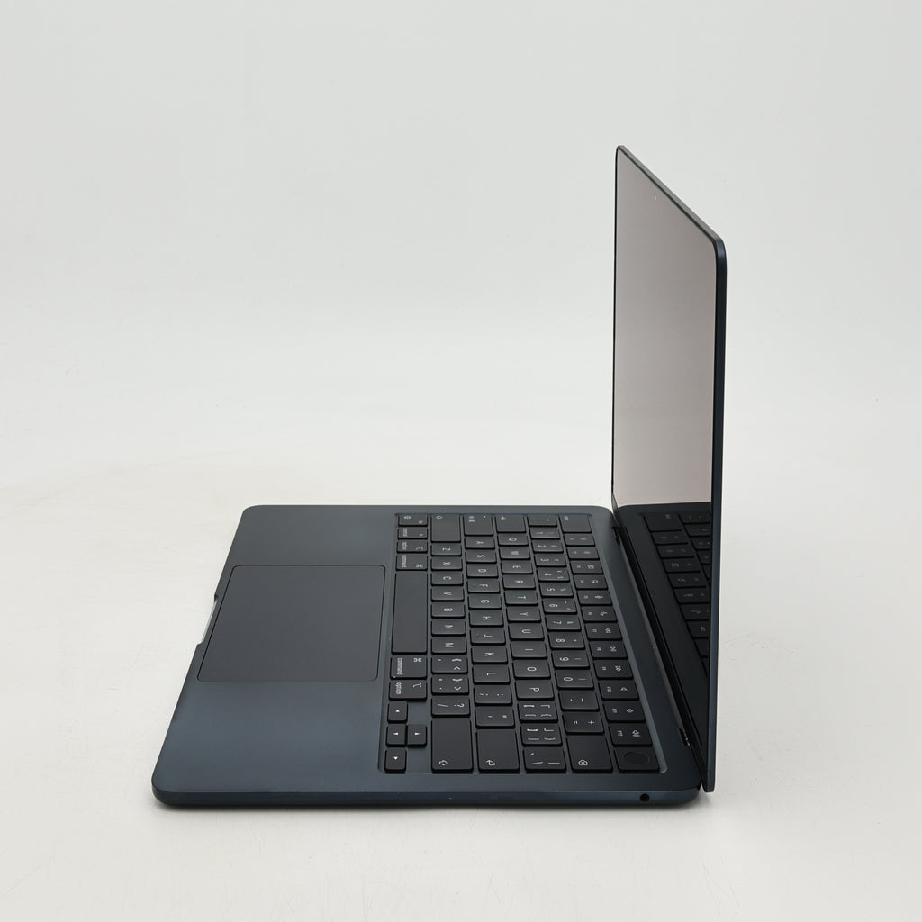 95新 Apple MacBook Air 22年 13寸 M2（8+8核） 8G RAM 256G SSD 午夜色