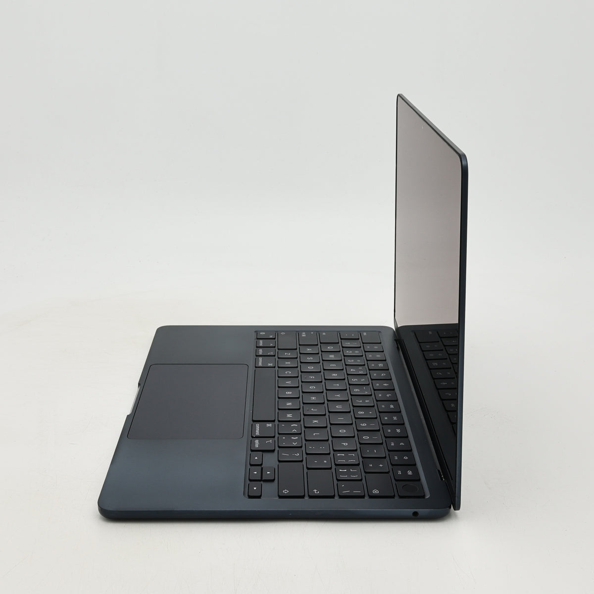 95新 Apple MacBook Air 22年 13寸 M2（8+8核） 8G RAM 256G SSD 午夜色
