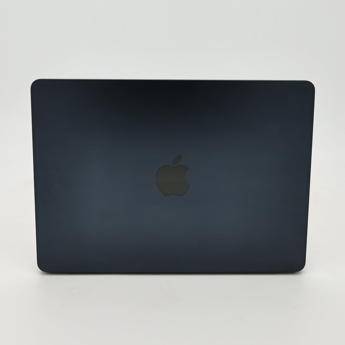 95新 Apple MacBook Air 22年 13寸 M2（8+8核） 8G RAM 256G SSD 午夜色