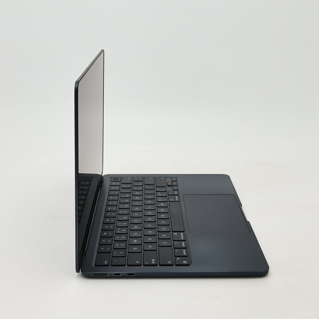 95新 Apple MacBook Air 22年 13寸 M2（8+8核） 8G RAM 256G SSD 午夜色
