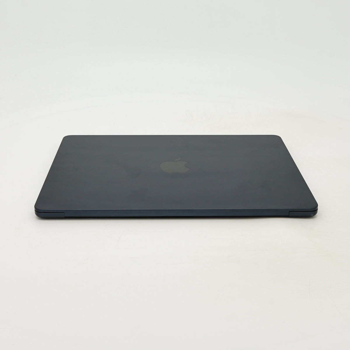 95新 Apple MacBook Air 22年 13寸 M2（8+8核） 8G RAM 256G SSD 午夜色
