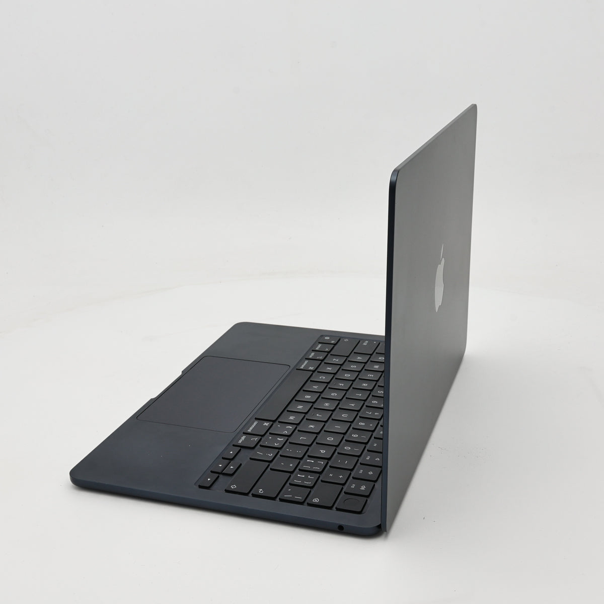 95新 Apple MacBook Air 22年 13寸 M2（8+8核） 8G RAM 256G SSD 午夜色