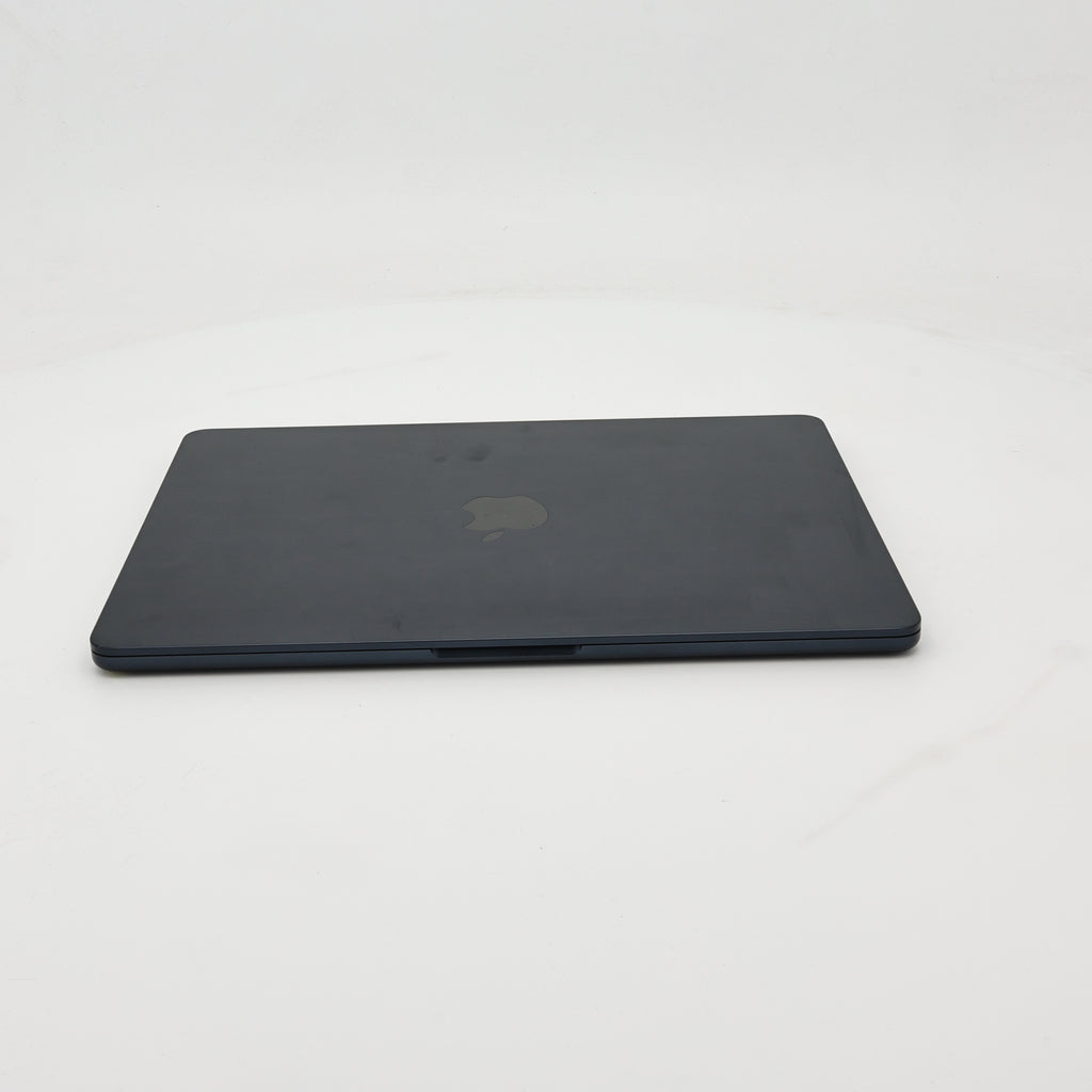 95新 Apple MacBook Air 22年 13寸 M2（8+8核） 8G RAM 256G SSD 午夜色