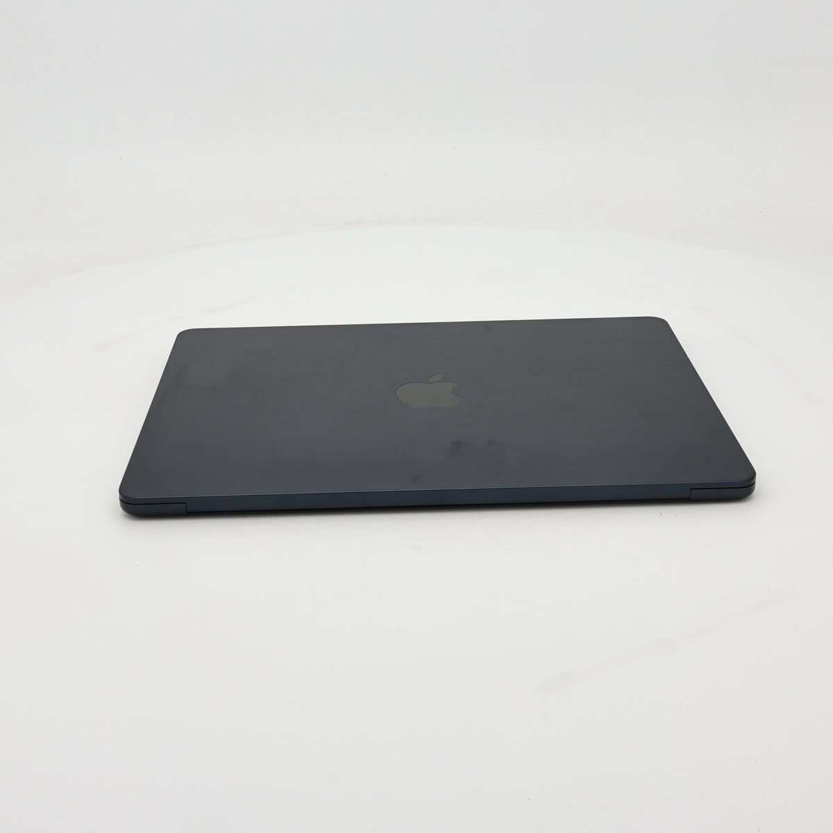 95新 Apple MacBook Air 22年 13寸 M2（8+8核） 8G RAM 256G SSD 午夜色
