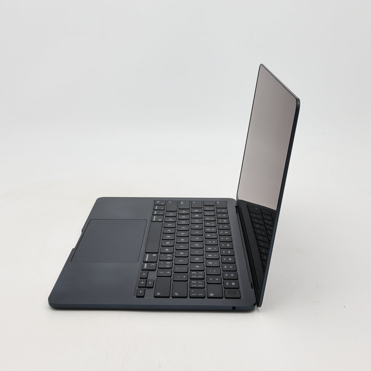 95新 Apple MacBook Air 22年 13寸 M2（8+8核） 8G RAM 256G SSD 午夜色
