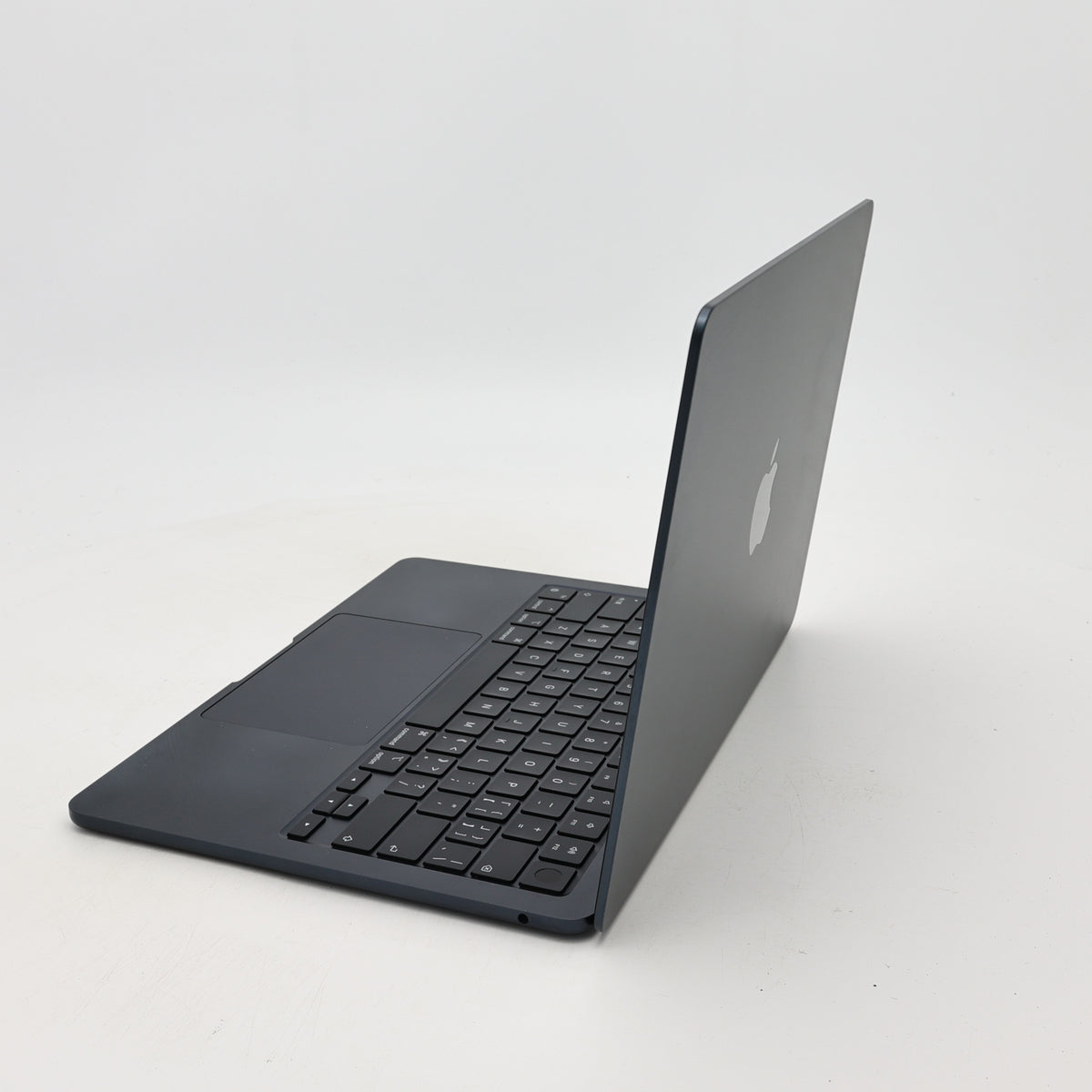 95新 Apple MacBook Air 22年 13寸 M2（8+8核） 8G RAM 256G SSD 午夜色