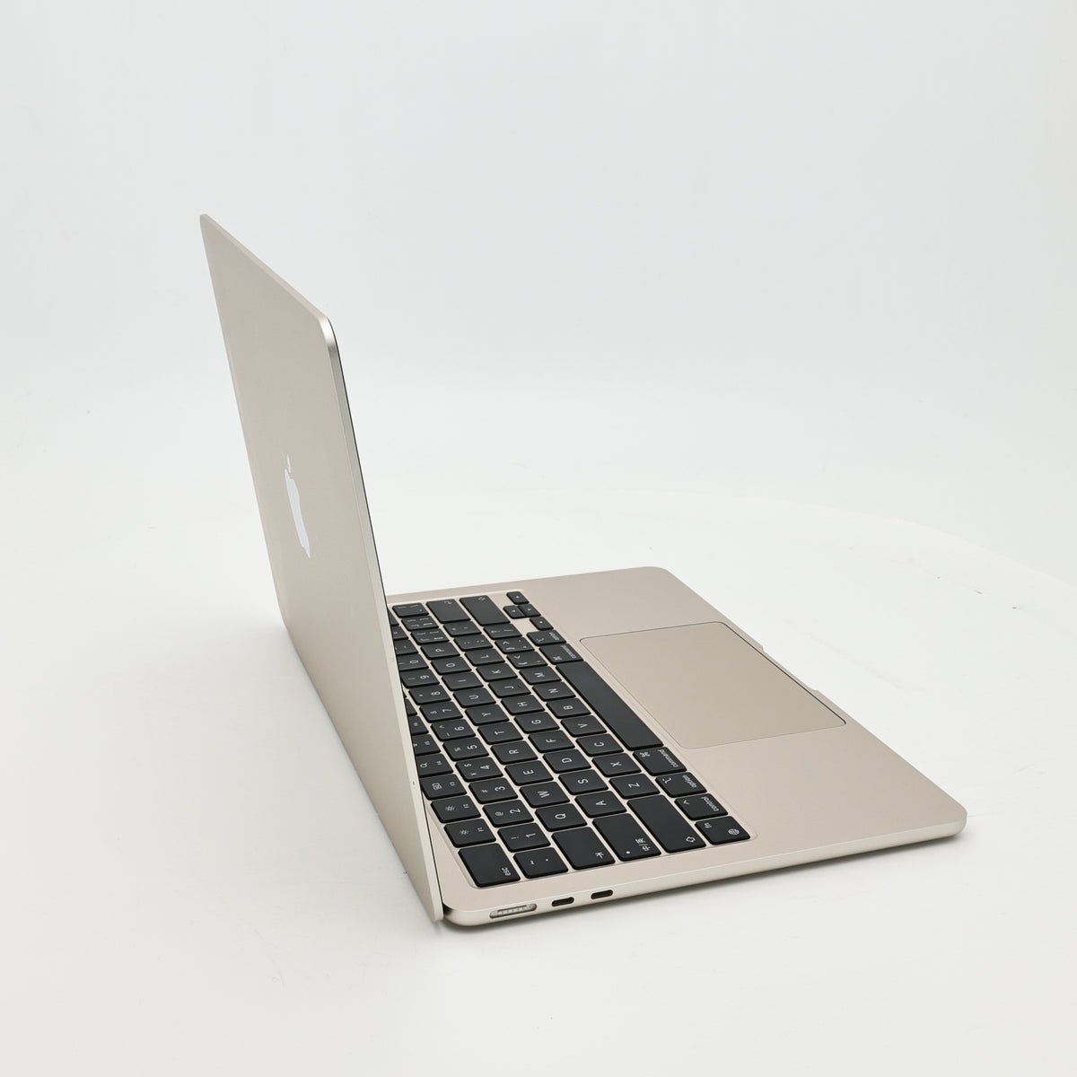 95新 Apple MacBook Air 22年 13寸 M2（8+8核） 8G RAM 256G SSD 星光色