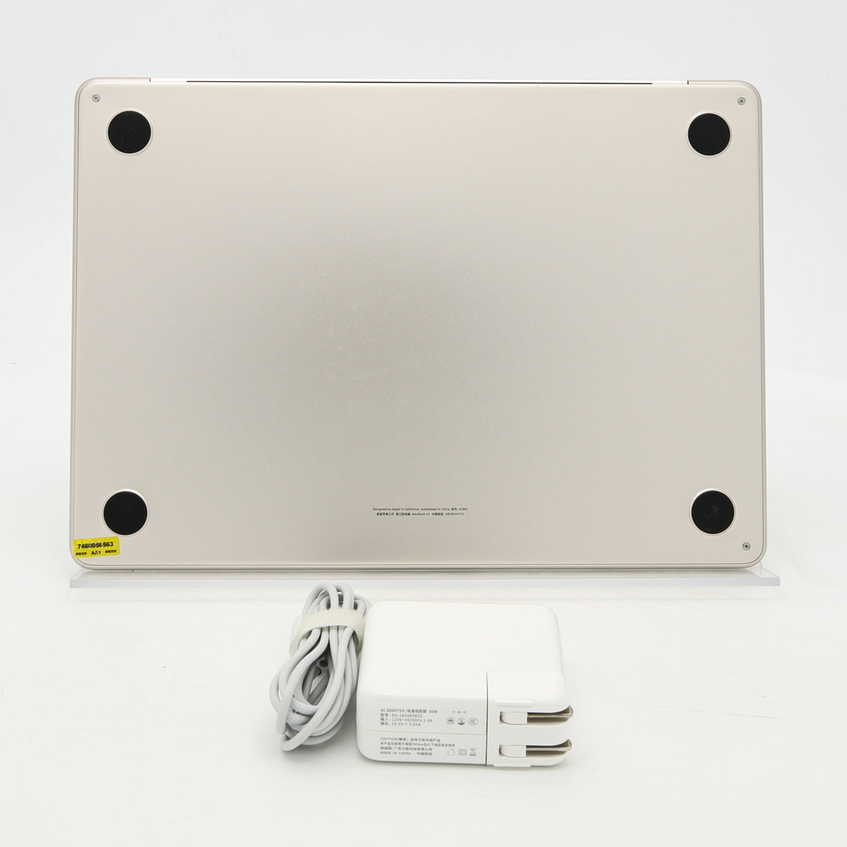 95新 Apple MacBook Air 22年 13寸 M2（8+8核） 8G RAM 256G SSD 星光色