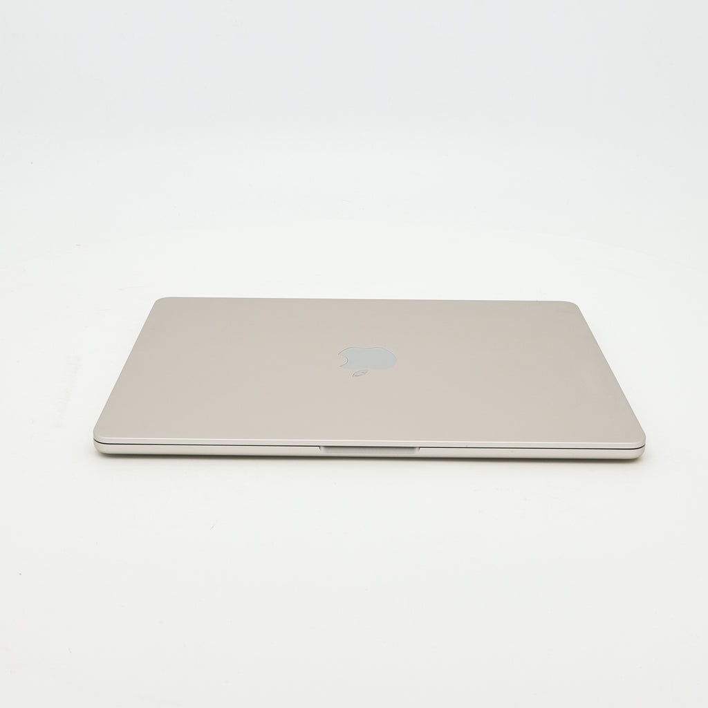 95新 Apple MacBook Air 22年 13寸 M2（8+8核） 8G RAM 256G SSD 星光色
