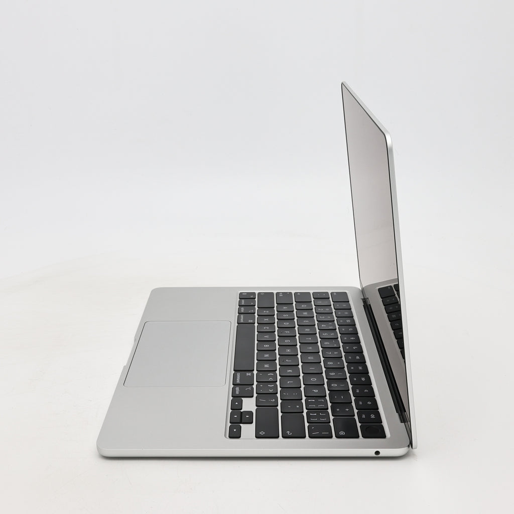 95新 Apple MacBook Air 22年 13寸 M2（8+8核） 16G RAM 256G SSD 銀色