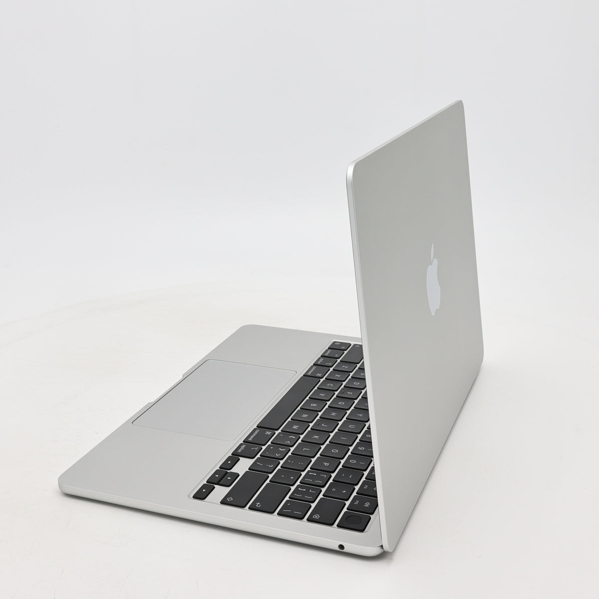 95新 Apple MacBook Air 22年 13寸 M2（8+8核） 16G RAM 256G SSD 銀色