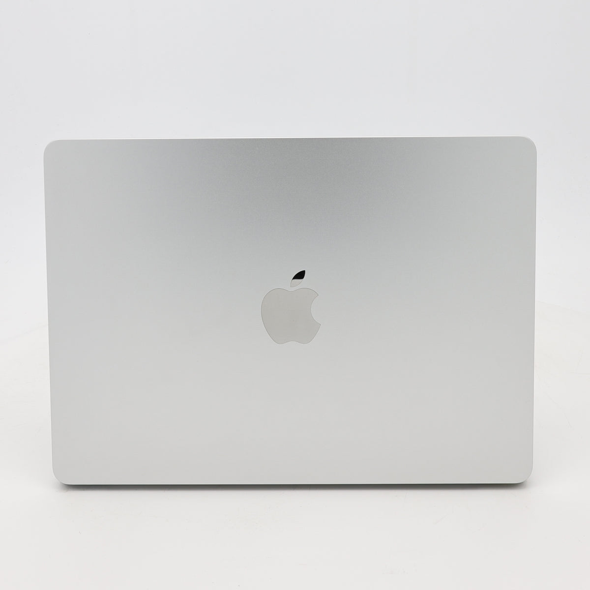 95新 Apple MacBook Air 22年 13寸 M2（8+8核） 16G RAM 256G SSD 銀色