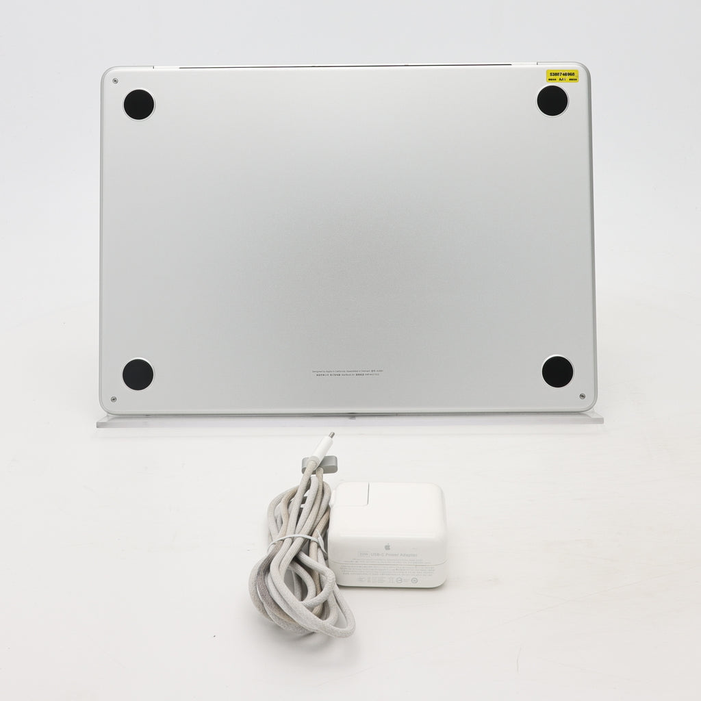 95新 Apple MacBook Air 22年 13寸 M2（8+8核） 16G RAM 256G SSD 銀色