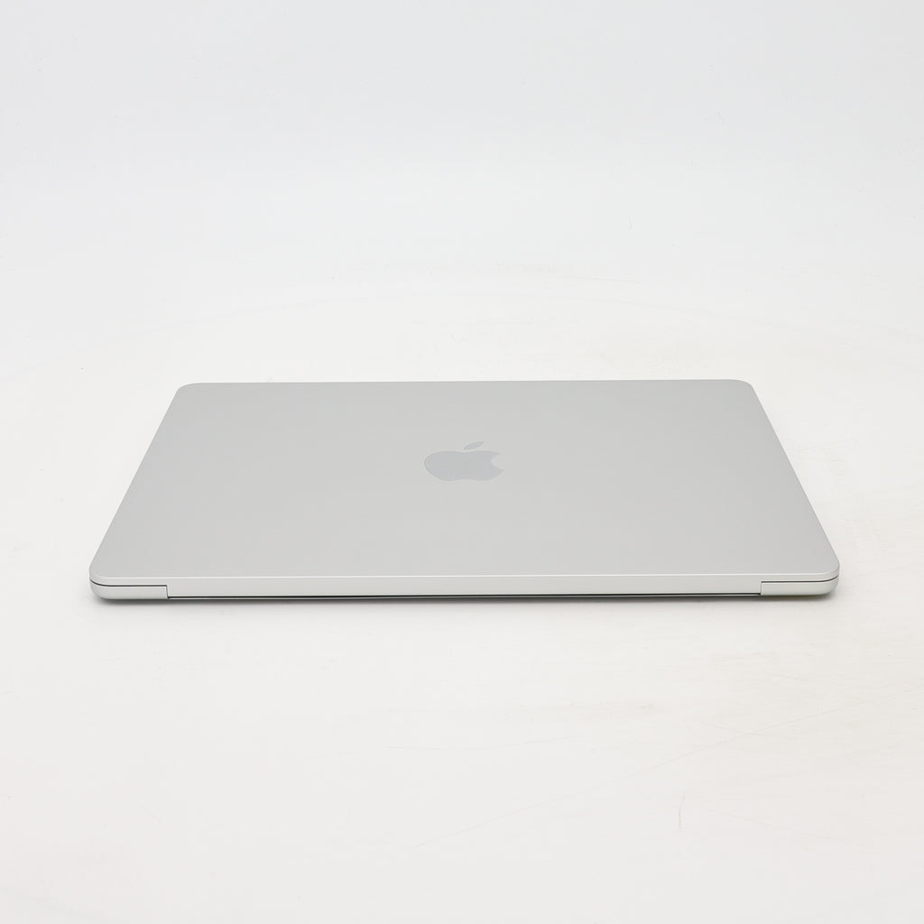 95新 Apple MacBook Air 22年 13寸 M2（8+8核） 16G RAM 256G SSD 銀色
