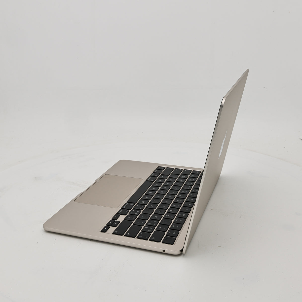 95新 Apple MacBook Air 22年 13寸 M2（8+8核） 8G RAM 256G SSD 星光色