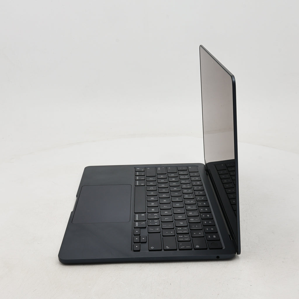 95新 Apple MacBook Air 22年 13寸 M2（8+8核） 8G RAM 256G SSD 午夜色