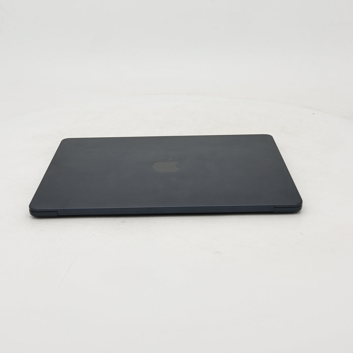 95新 Apple MacBook Air 22年 13寸 M2（8+8核） 8G RAM 256G SSD 午夜色